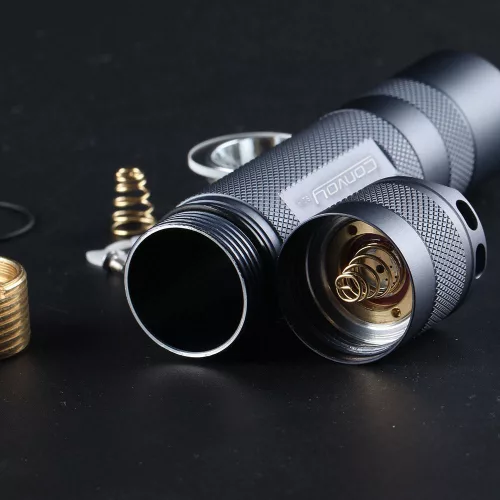 Convoy S21A zseblámpa 2300 lumen fényerővel, 12 fokozatcsoporttal