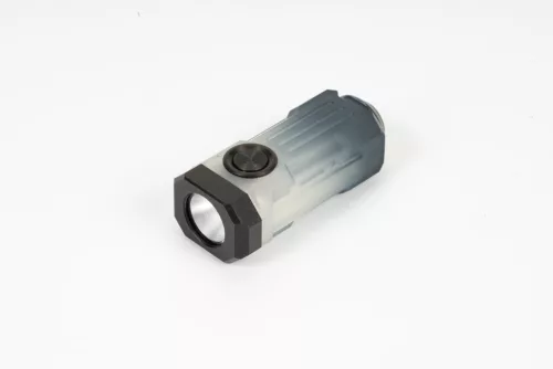 WUBEN E2 Мини EDC фенер за ключодържател – 150 лумена, USB-C презареждане, магнитен, червена и синя сигнална светлина