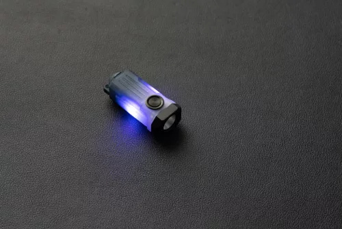 WUBEN E2 Мини EDC фенер за ключодържател – 150 лумена, USB-C презареждане, магнитен, червена и синя сигнална светлина