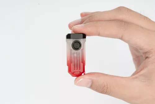 WUBEN E2 mini EDC kulcstartó zseblámpa – 150 lumen, USB-C, mágneses, piros-kék jelzőfény - vörös